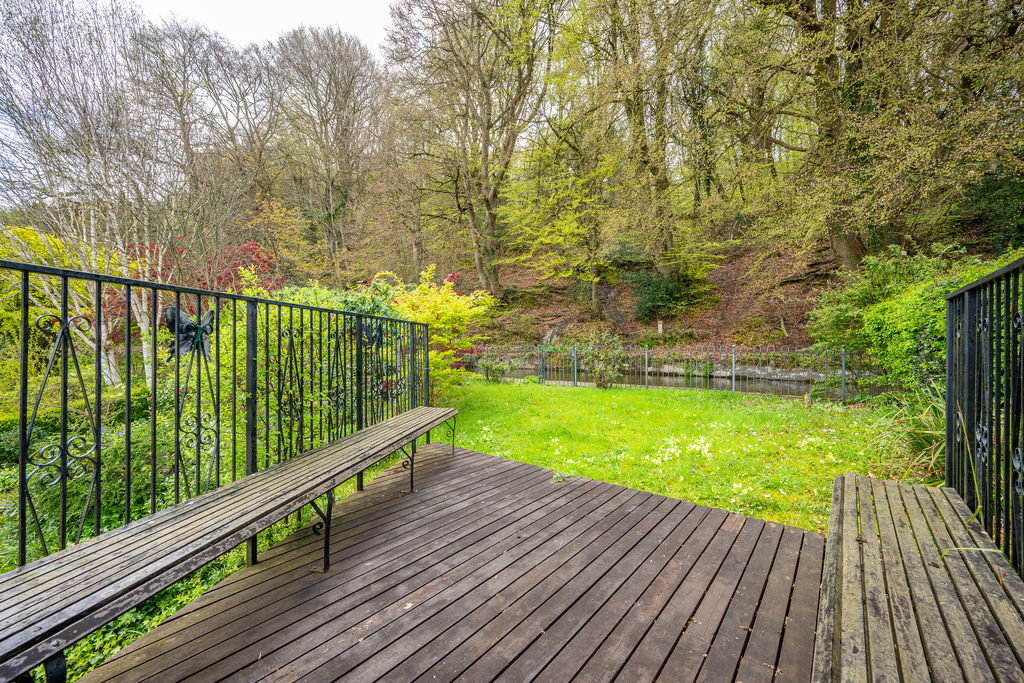 Decking Area and Garden- click for photo gallery